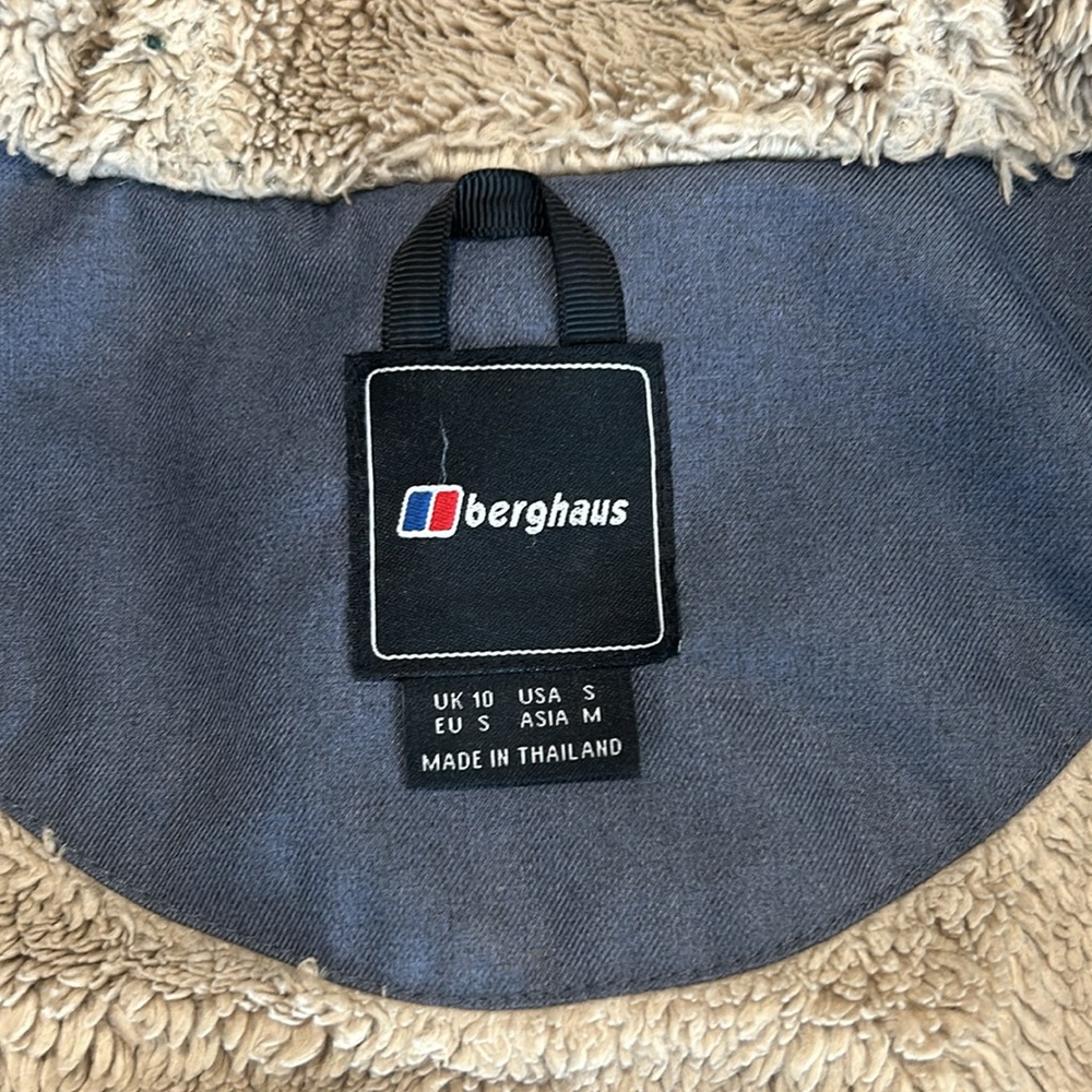 Berghaus brand winter jacket. Size small (USA size). Measurements inc. - Picture 7 of 7